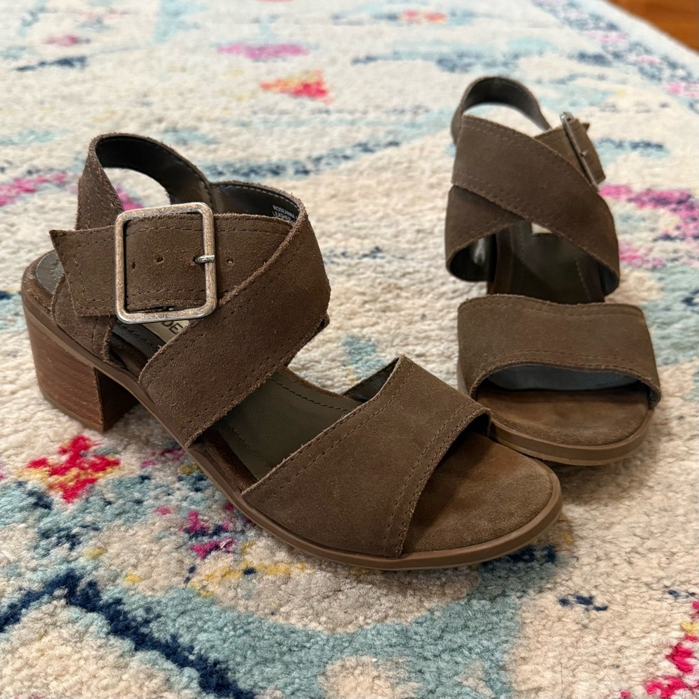 Steve Madden green Roseanna sandals